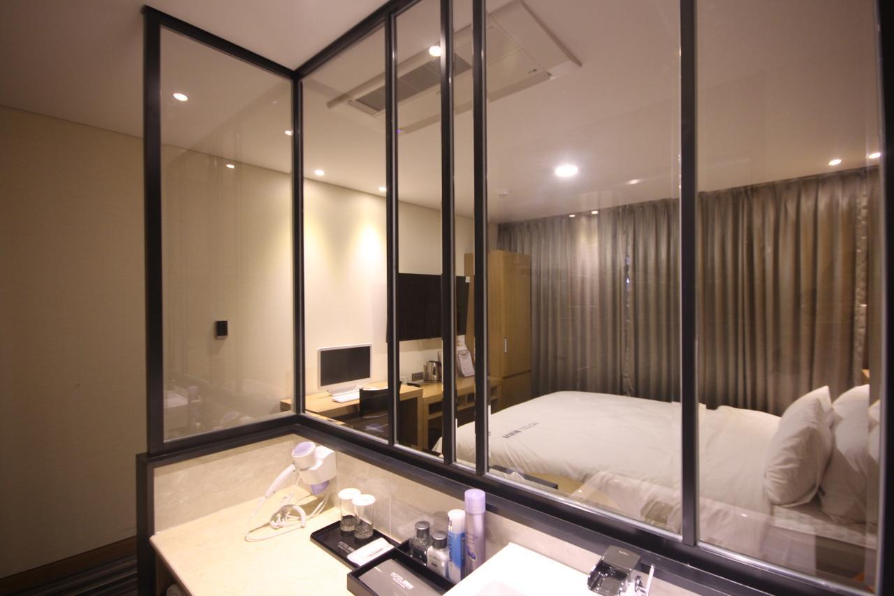Mbn Hotel Changwon Exterior photo
