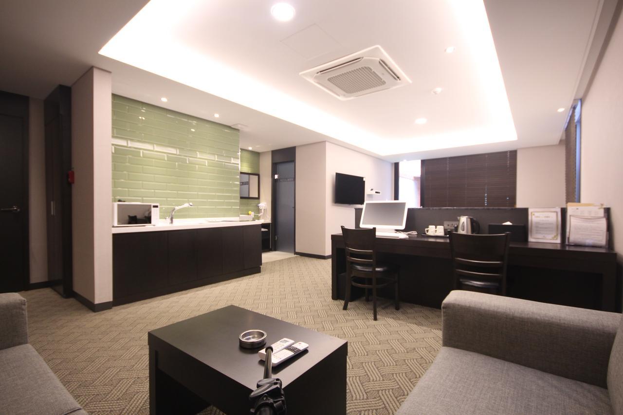 Mbn Hotel Changwon Exterior photo