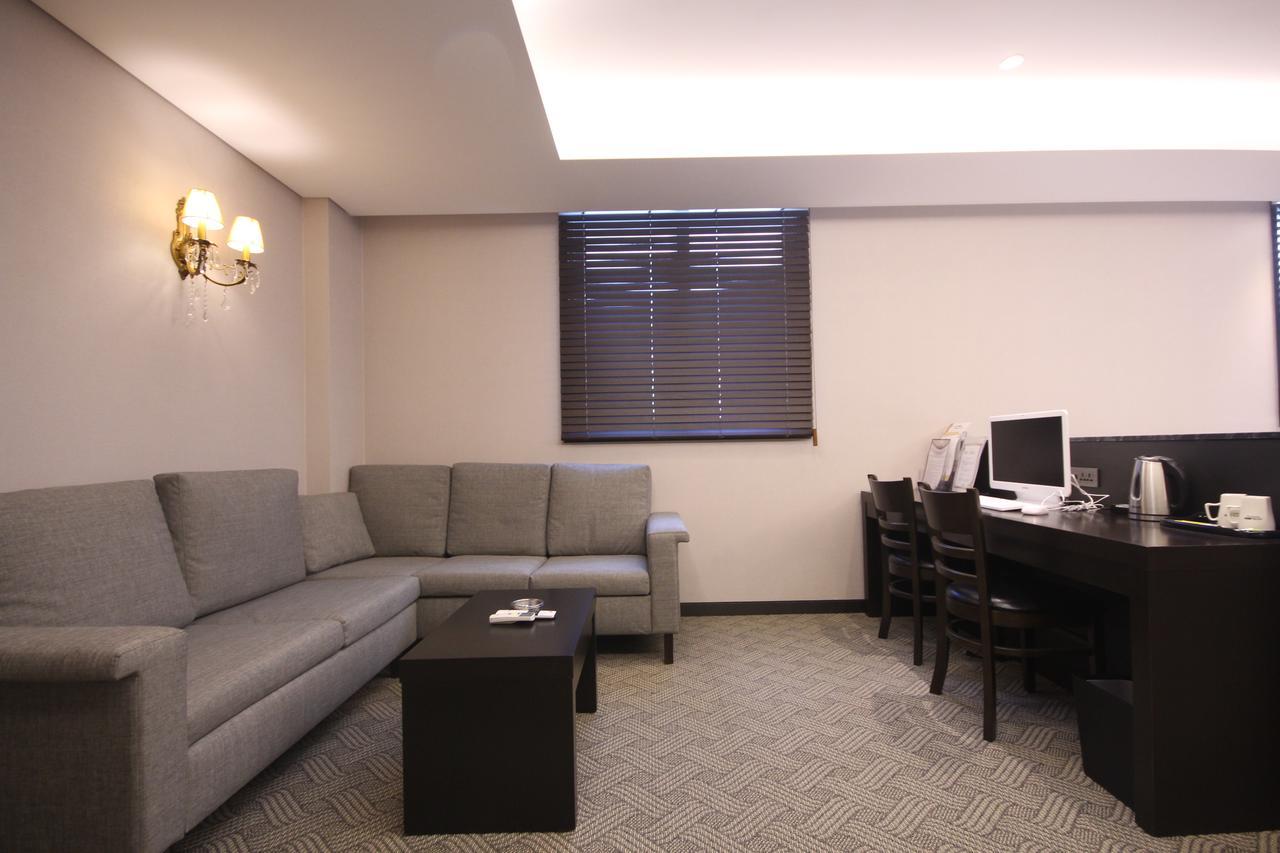 Mbn Hotel Changwon Exterior photo