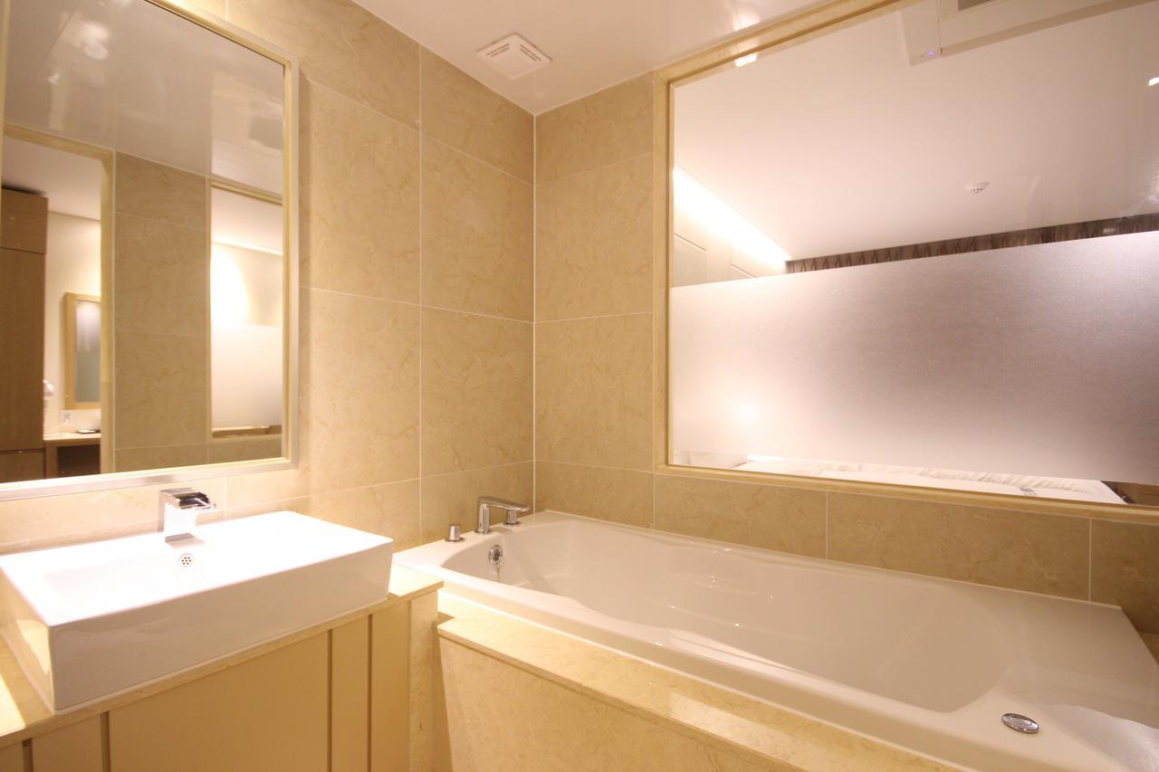 Mbn Hotel Changwon Exterior photo