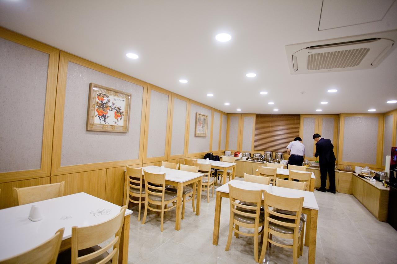 Mbn Hotel Changwon Exterior photo