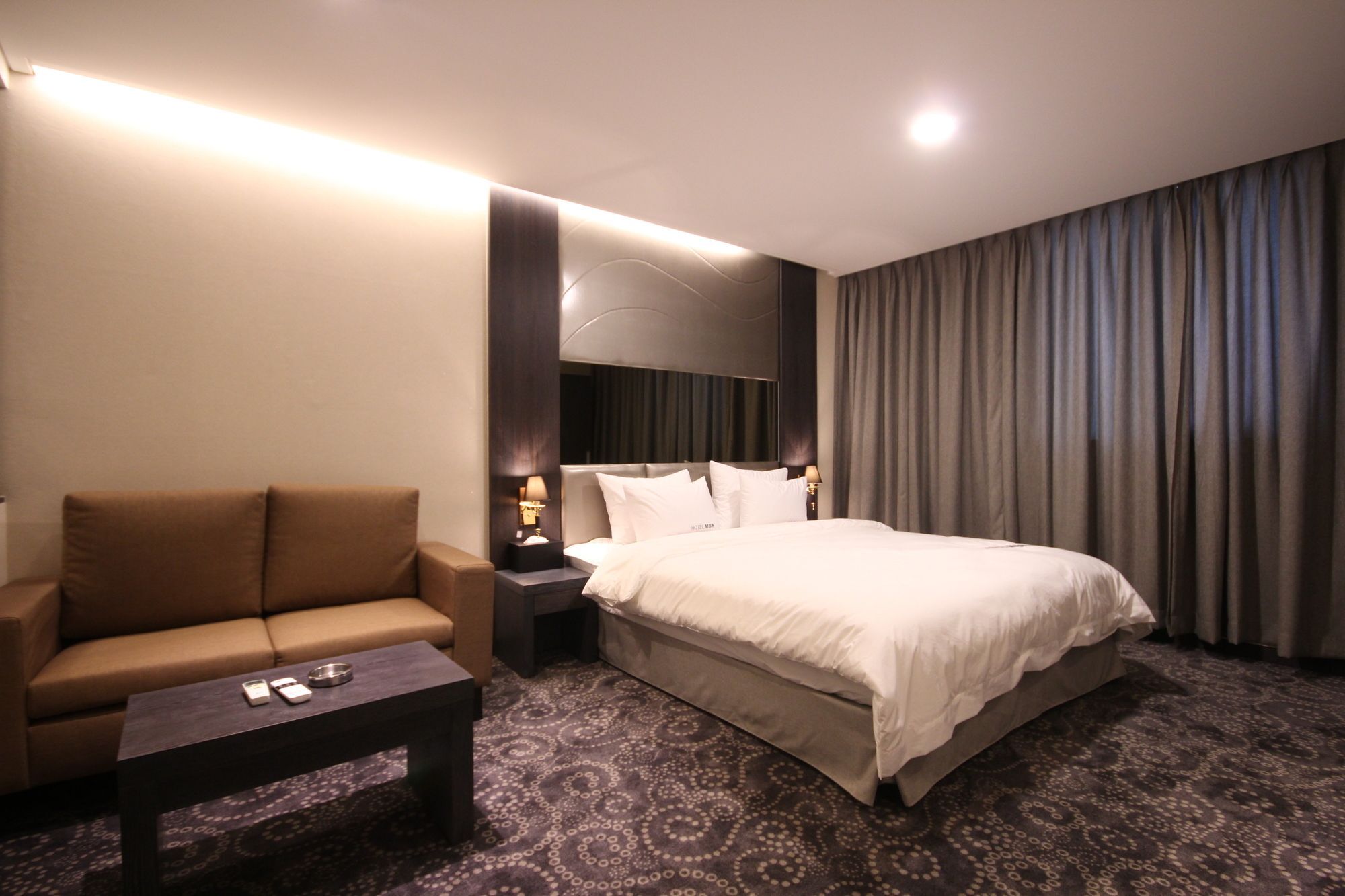 Mbn Hotel Changwon Exterior photo
