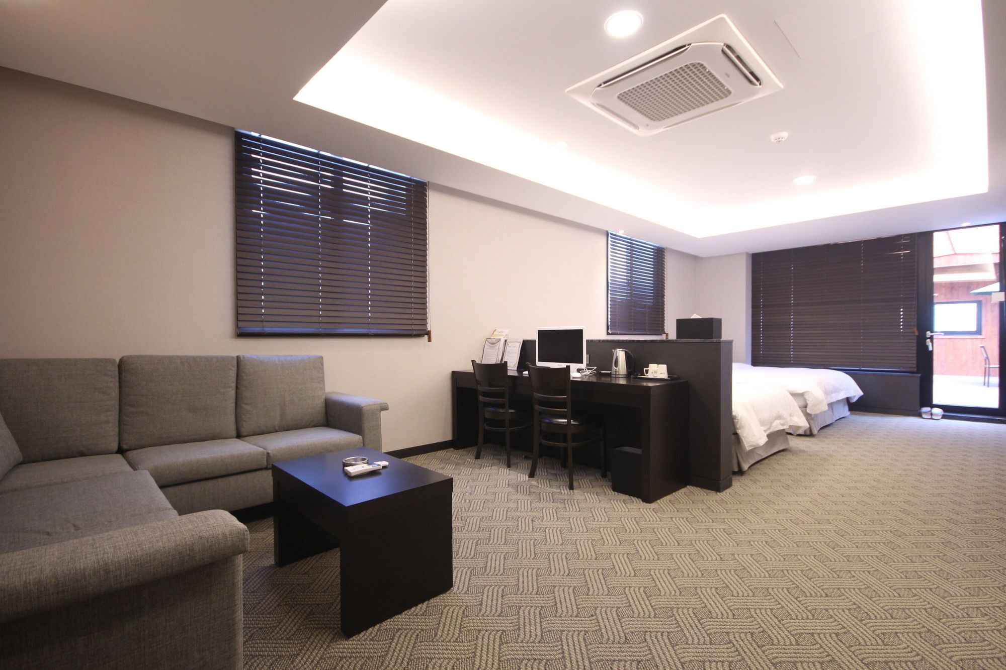 Mbn Hotel Changwon Exterior photo